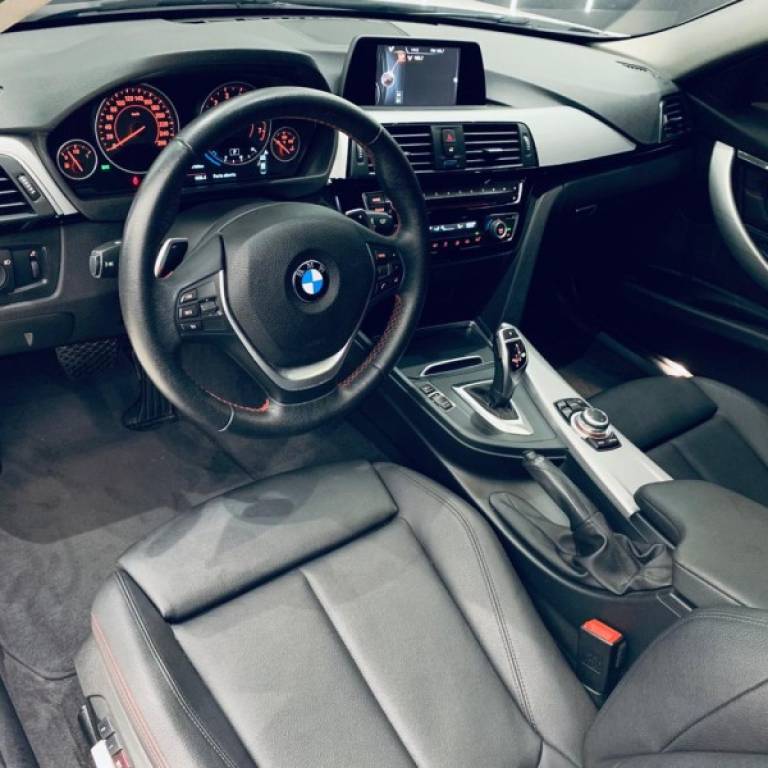 BMW - 320I - 2016/2017 - Branca - R$ 133.900,00